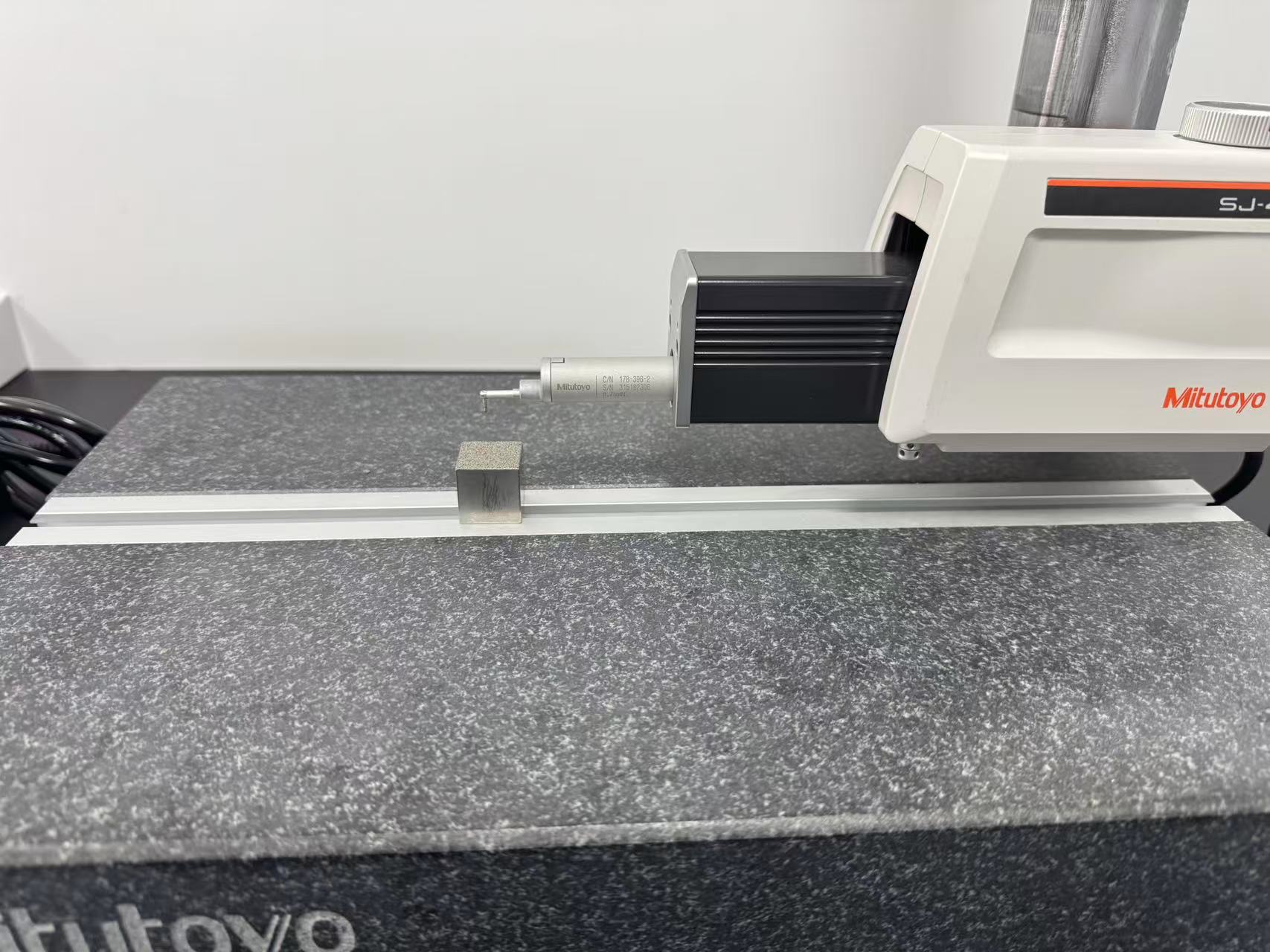 Mitutoyo Contact Stylus Roughness Tester